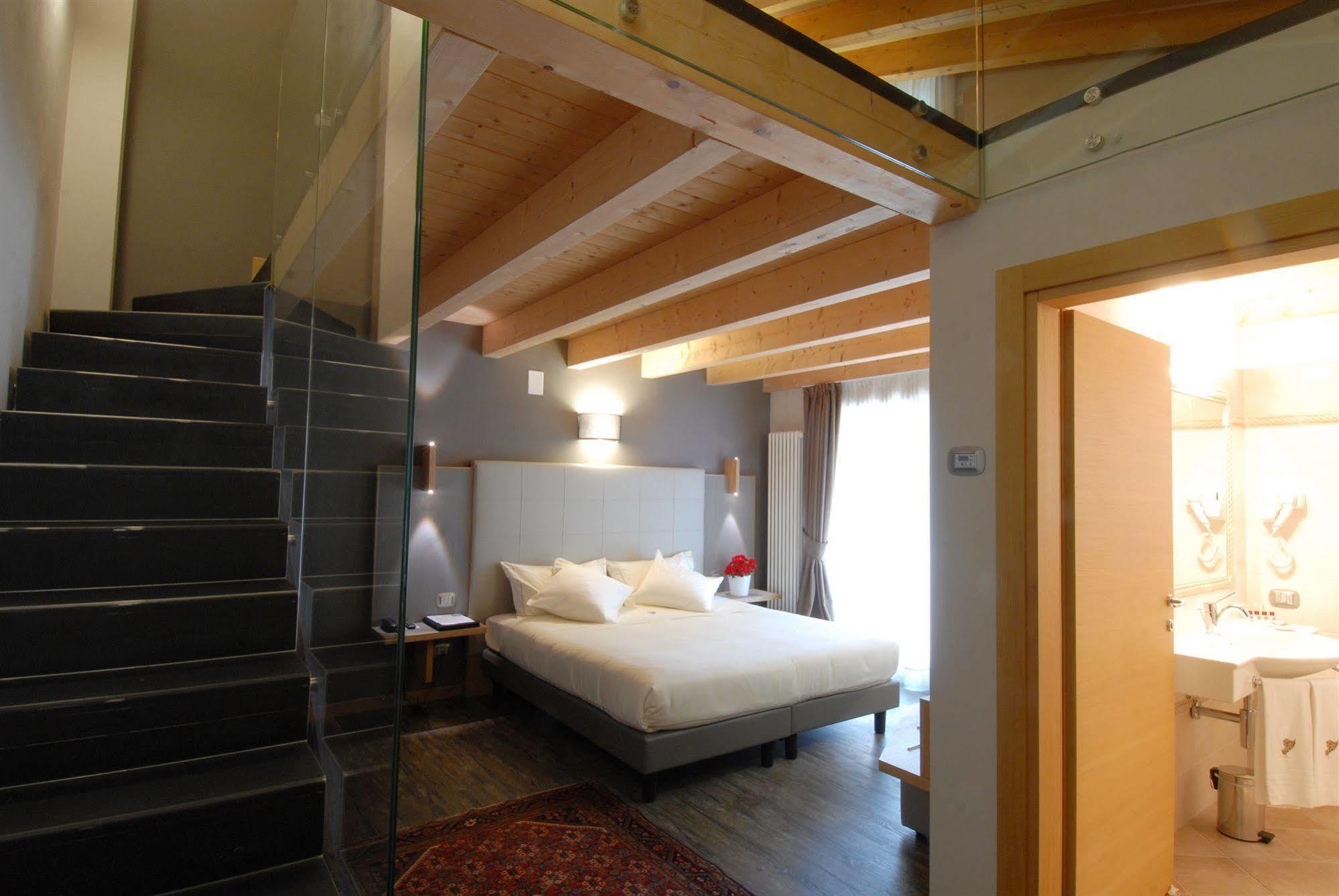 Hotel Garni Vittoria Fiera Di Primiero Exteriér fotografie